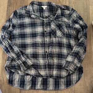 Time and Tru Women's Black and White Plaid Button Down Shirt